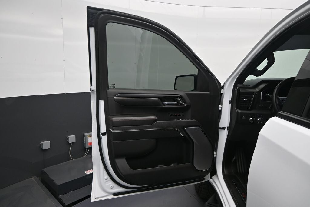 2025 GMC Sierra 1500 AT4X