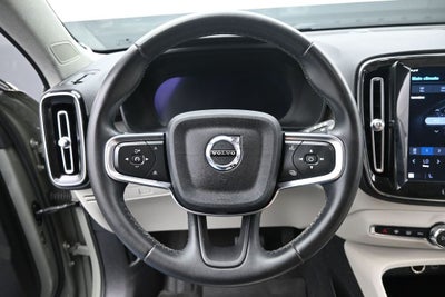 2023 Volvo XC40 B5 Plus Bright Theme