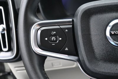 2023 Volvo XC40 B5 Plus Bright Theme