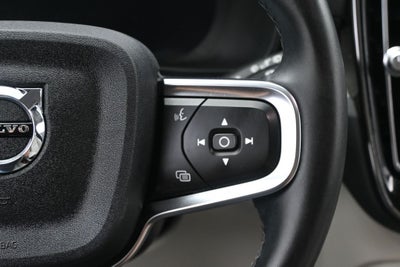 2023 Volvo XC40 B5 Plus Bright Theme