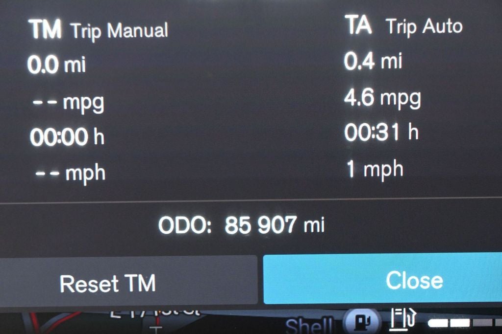 2023 Volvo XC40 B5 Plus Bright Theme