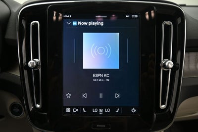 2023 Volvo XC40 B5 Plus Bright Theme