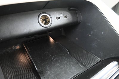 2023 Volvo XC40 B5 Plus Bright Theme