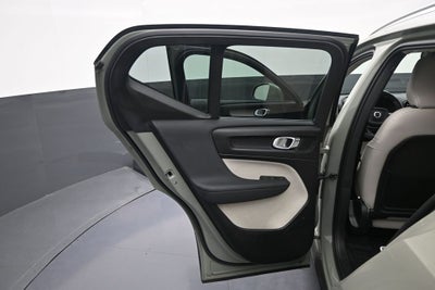 2023 Volvo XC40 B5 Plus Bright Theme