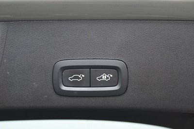 2023 Volvo XC40 B5 Plus Bright Theme