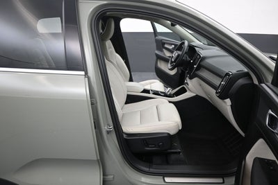 2023 Volvo XC40 B5 Plus Bright Theme