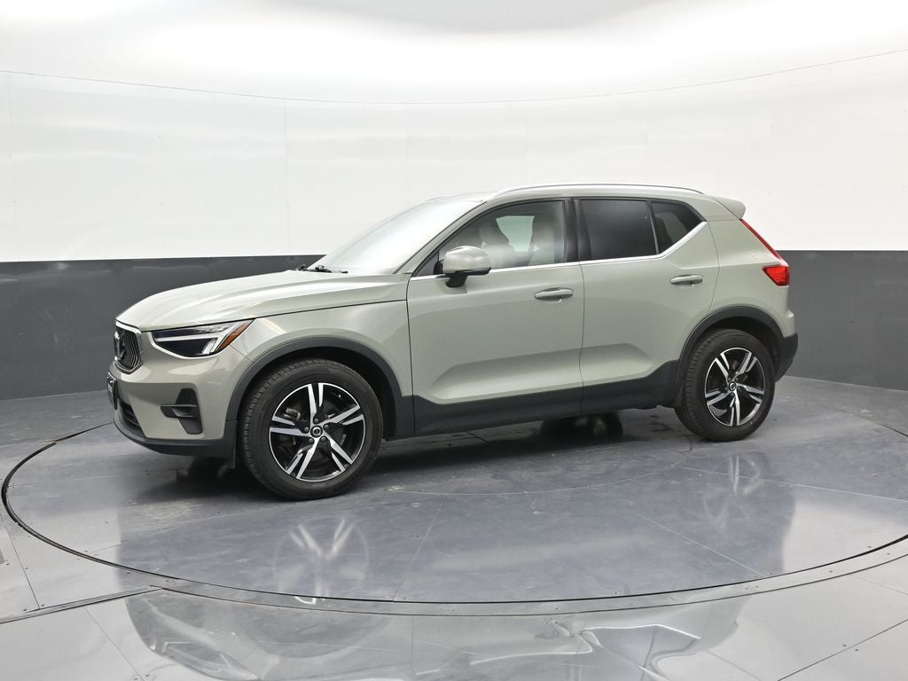 2023 Volvo XC40 B5 Plus Bright Theme