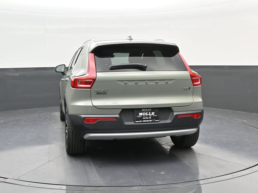 2023 Volvo XC40 B5 Plus Bright Theme