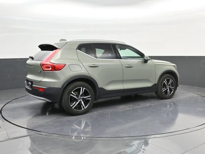 2023 Volvo XC40 B5 Plus Bright Theme