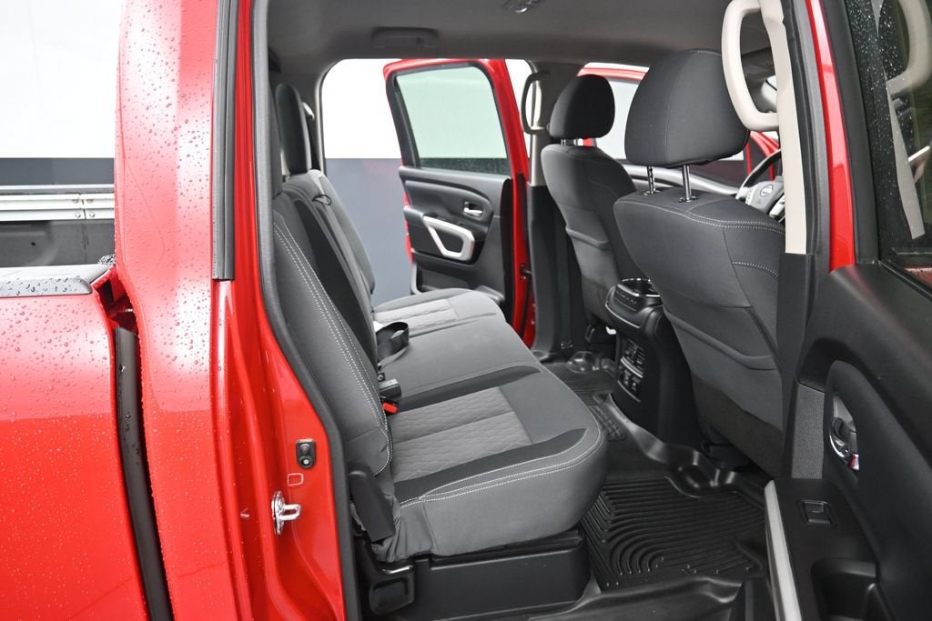 2024 Nissan Titan SV