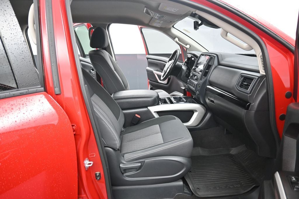 2024 Nissan Titan SV