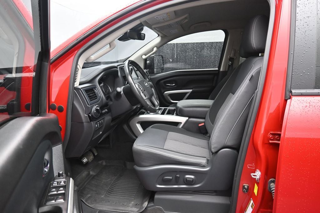 2024 Nissan Titan SV