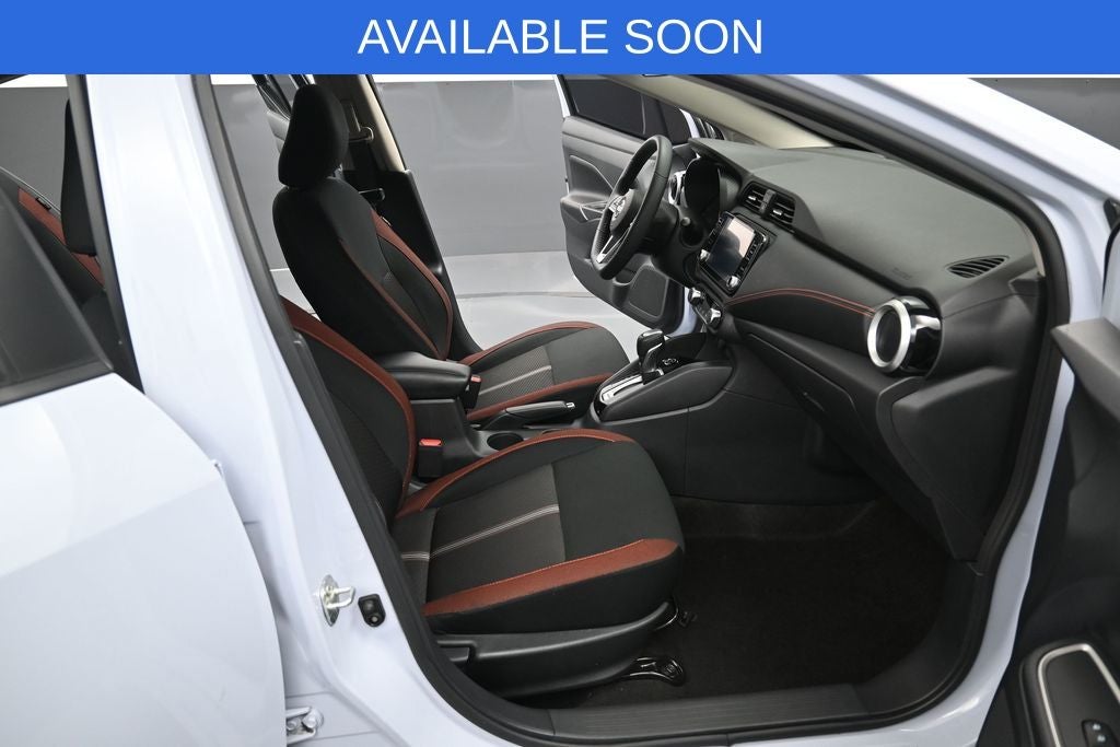 2025 Nissan Versa 1.6 SR