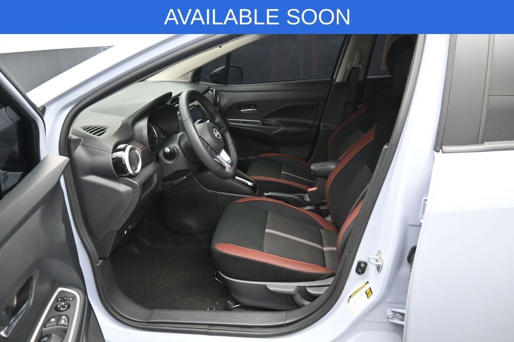 2025 Nissan Versa 1.6 SR