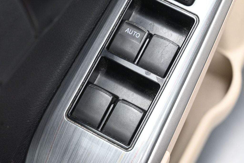2014 Toyota Camry Hybrid LE