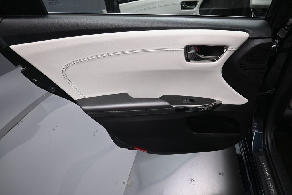 2016 Toyota Avalon Limited