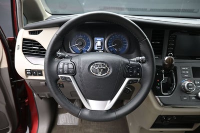 2019 Toyota Sienna XLE 7 Passenger