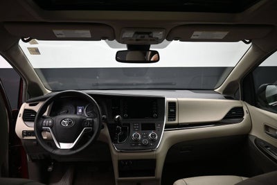 2019 Toyota Sienna XLE 7 Passenger