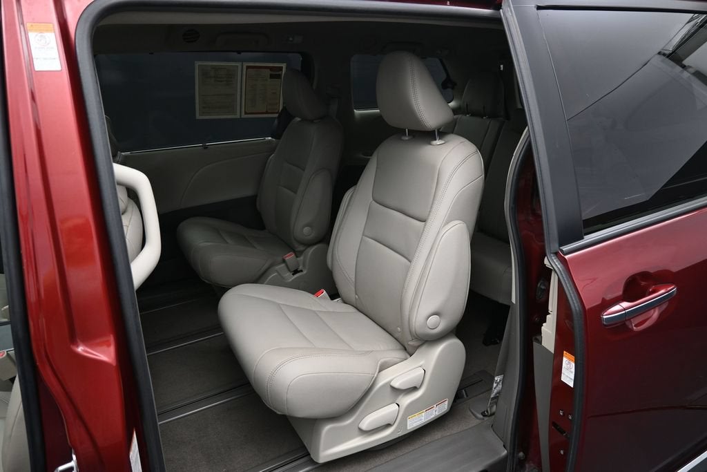 2019 Toyota Sienna XLE 7 Passenger