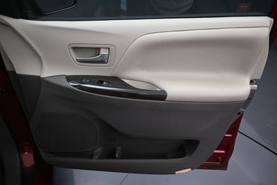 2019 Toyota Sienna XLE 7 Passenger