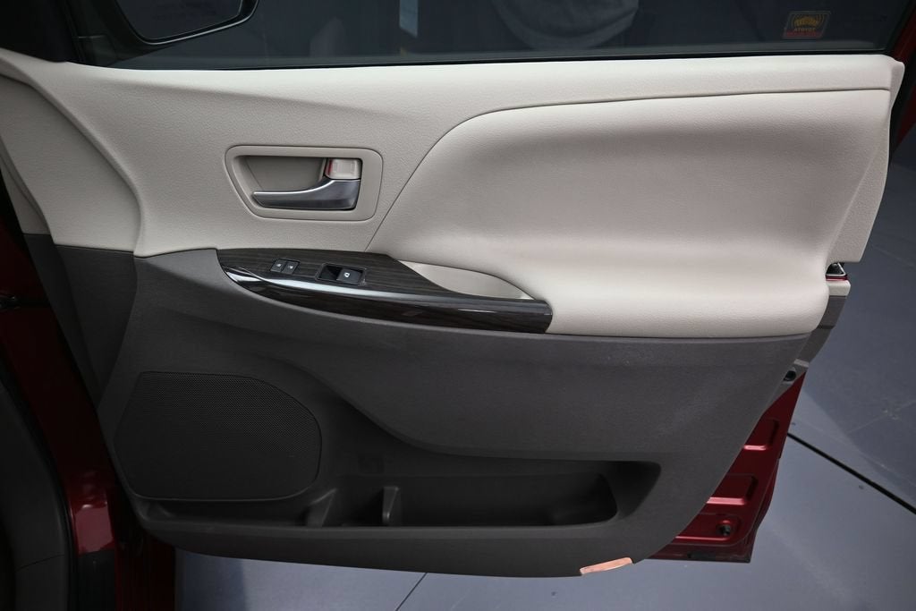 2019 Toyota Sienna XLE 7 Passenger