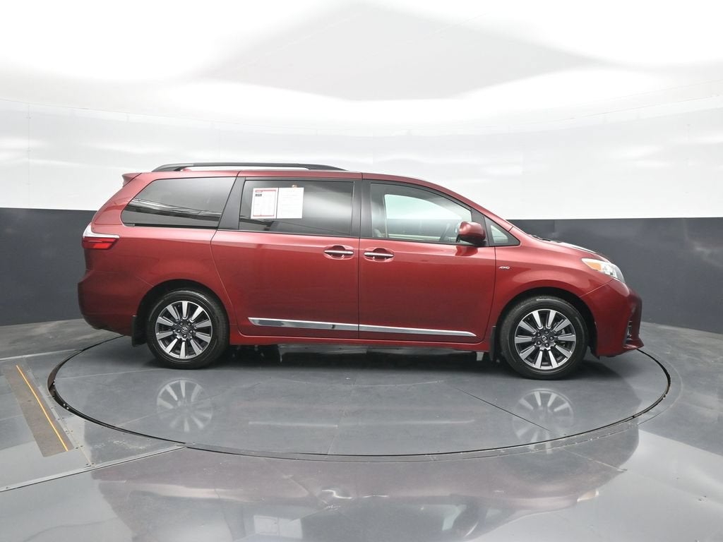 2019 Toyota Sienna XLE 7 Passenger