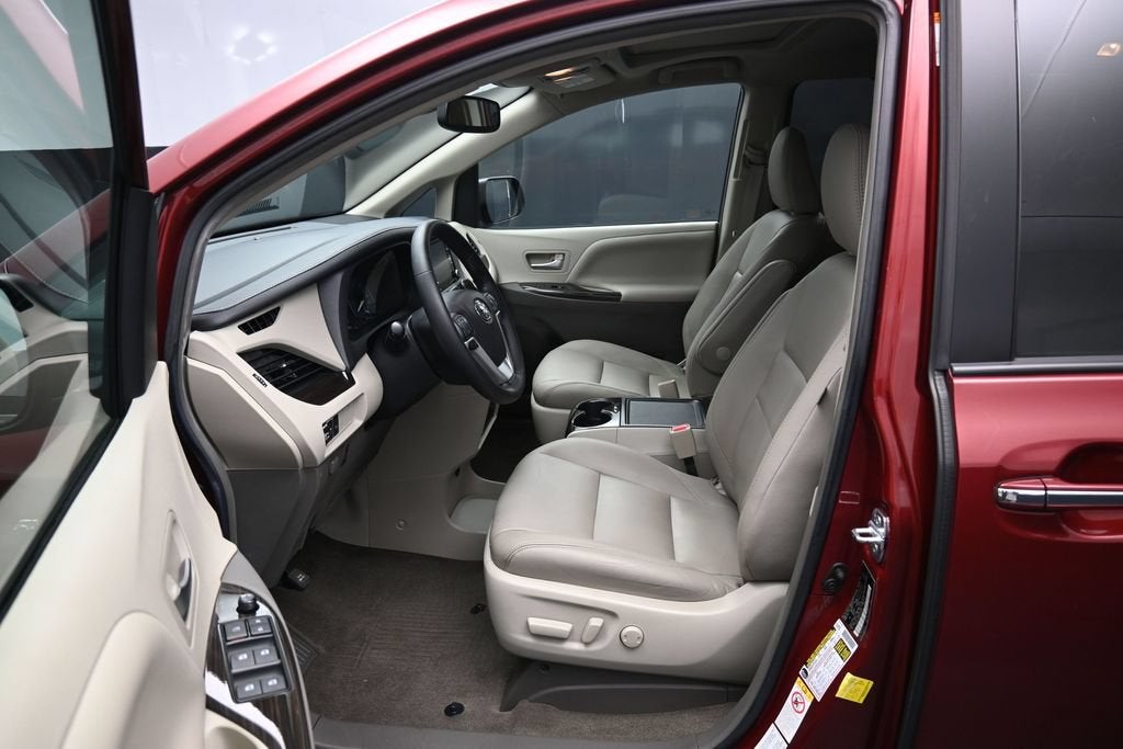2019 Toyota Sienna XLE 7 Passenger