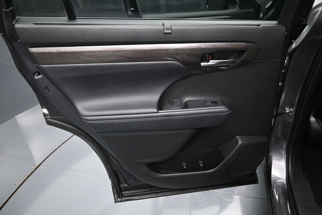 2022 Toyota Highlander Limited
