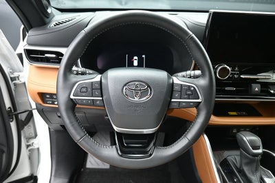 2026 Toyota Highlander Hybrid Platinum