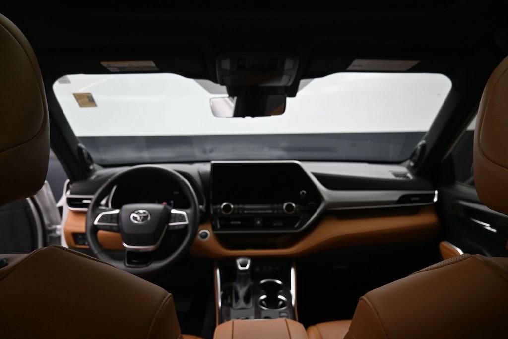 2026 Toyota Highlander Hybrid Platinum