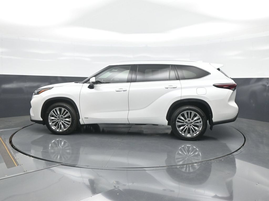2026 Toyota Highlander Hybrid Platinum
