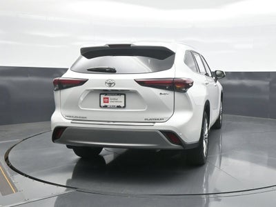 2026 Toyota Highlander Hybrid Platinum