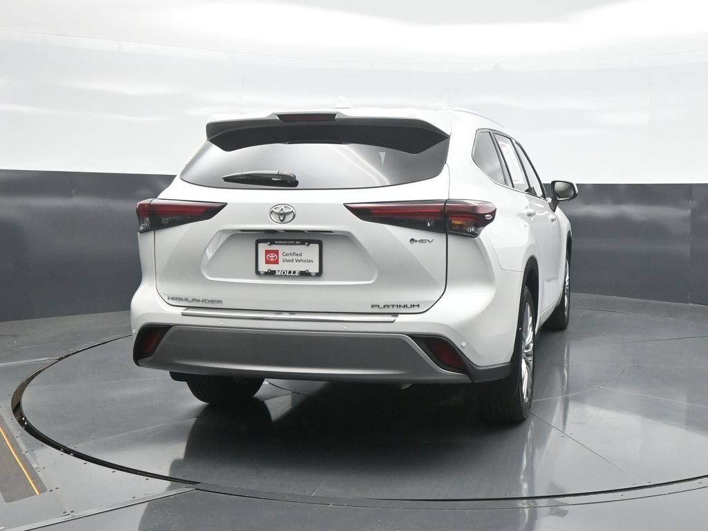 2026 Toyota Highlander Hybrid Platinum