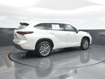 2026 Toyota Highlander Hybrid Platinum