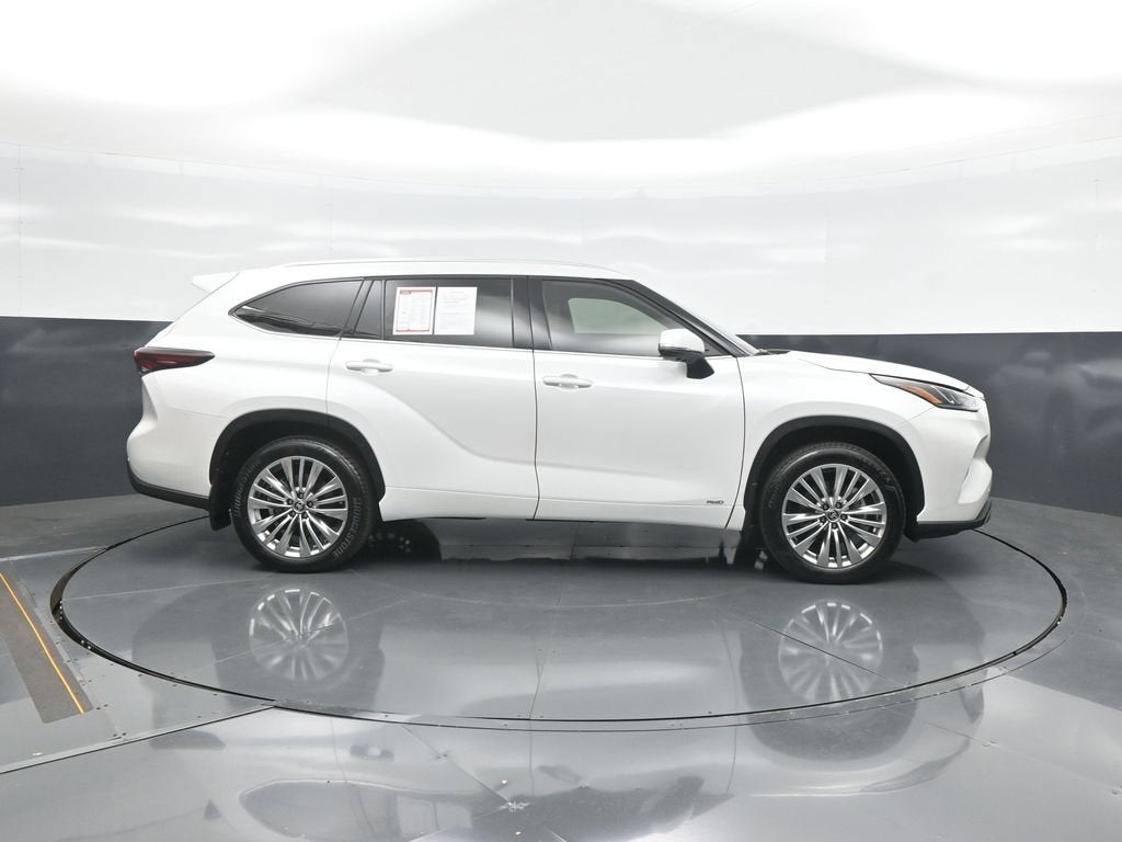2026 Toyota Highlander Hybrid Platinum