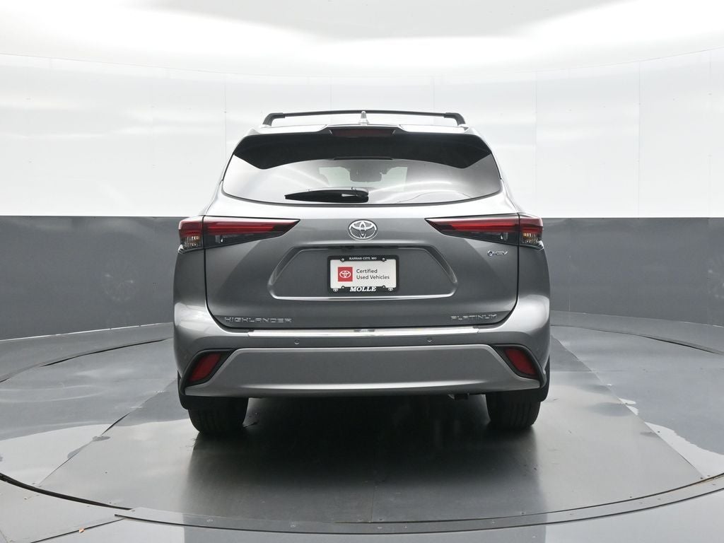 2026 Toyota Highlander Hybrid Platinum