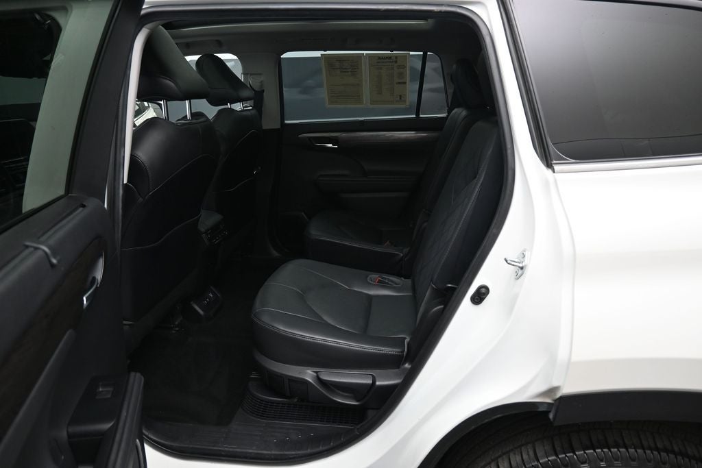 2021 Toyota Highlander Hybrid Platinum