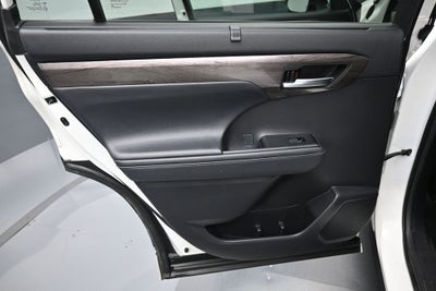 2021 Toyota Highlander Hybrid Platinum