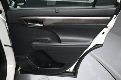 2021 Toyota Highlander Hybrid Platinum