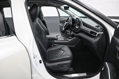 2021 Toyota Highlander Hybrid Platinum