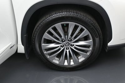 2021 Toyota Highlander Hybrid Platinum