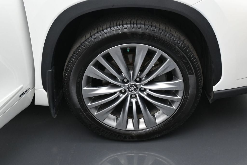 2021 Toyota Highlander Hybrid Platinum