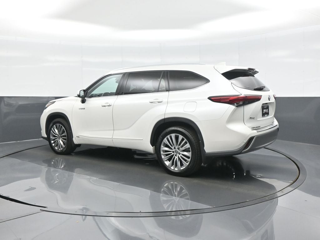 2021 Toyota Highlander Hybrid Platinum
