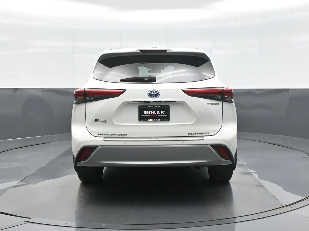 2021 Toyota Highlander Hybrid Platinum