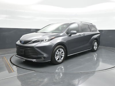 2025 Toyota Sienna XLE 7 Passenger