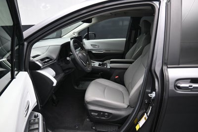 2025 Toyota Sienna XLE 7 Passenger