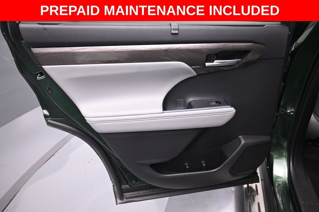 2025 Toyota Highlander Platinum
