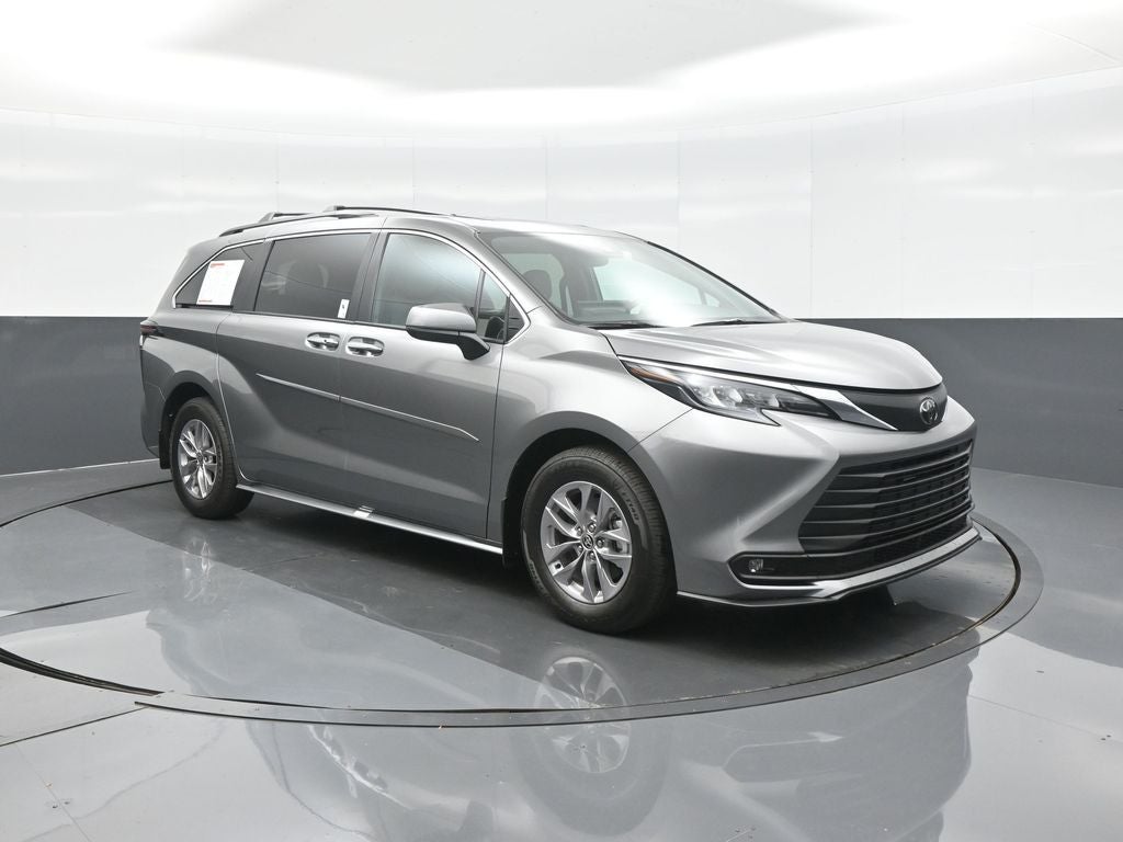 2026 Toyota Sienna XLE 8 Passenger
