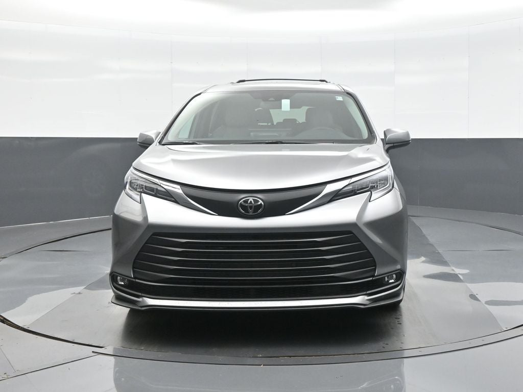 2026 Toyota Sienna XLE 8 Passenger