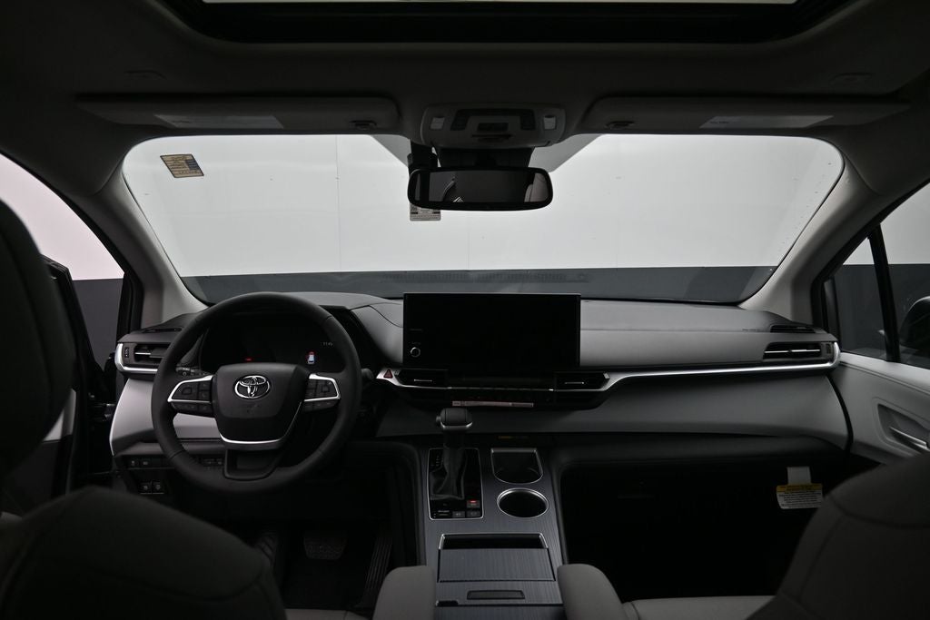2026 Toyota Sienna XLE 8 Passenger